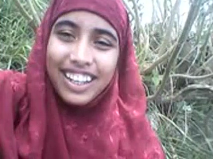 428px x 320px - Bangla Desi School Girl Xxx Forest Porn Video Amateur Sex Videos - This Vid